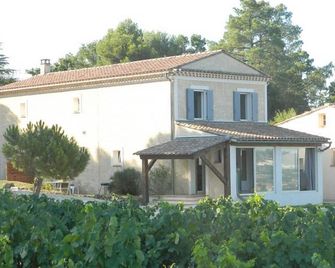 In Provence, In The Middle Of The Vineyards! Facing Mont Ventoux - Mormoiron - Building