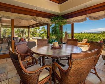 Mauna Lani Luxury Vacation Villas - Coraltree Residence Collection - Puako - Patio