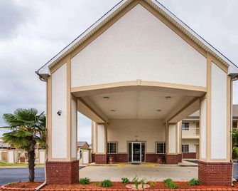 Bryant Inn And Suites - Bryant - Будівля