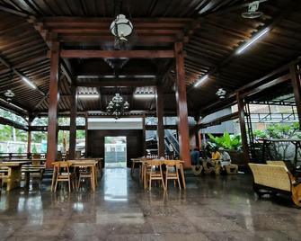 Sobo Joglo Jawi Guesthouse by Cocotel - Wonosari - Restaurant