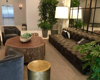 Frette Sheets on a Heavenly Bed? Yes Please - San Francisco - Lobby