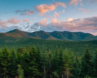 Under Canvas White Mountains - Dalton - Patio