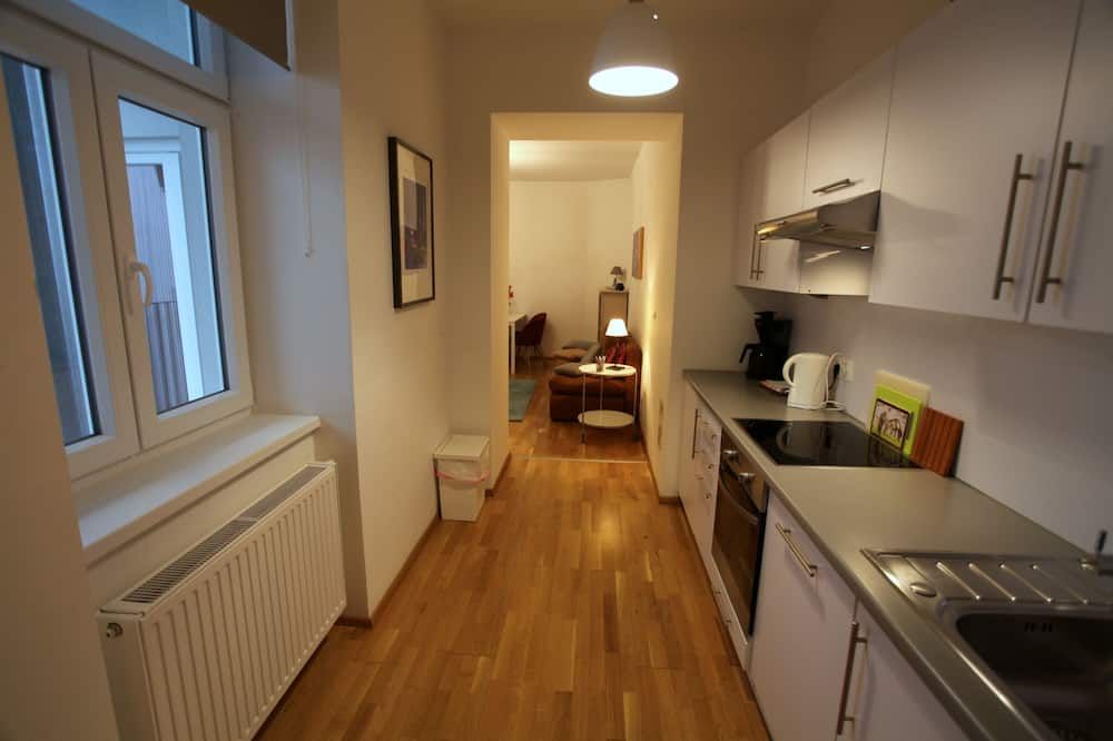 Quiet City Apartment With Balcony - וינה - מטבח