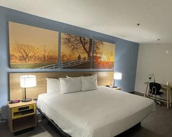 Days Inn by Wyndham Shawnee - Shawnee - Camera da letto