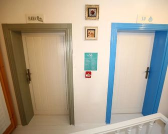 Nar Pansiyon Cafe - Seferihisar - Pasillo