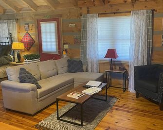 Treehouse River front with Mountain View-Wifi/Cable and Hot tub - Walland - Sala de estar
