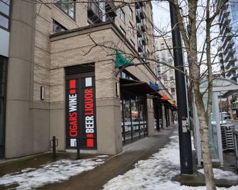 Bright Recently Upgraded Apt Downtown Location - Portland - Edificio