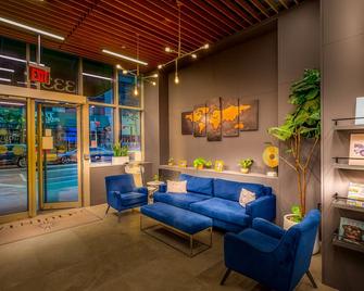 La Quinta Inn & Suites by Wyndham Times Square South - New York - Lobby