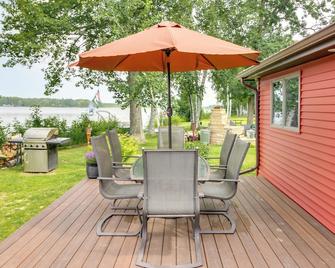 Boat Dock And Launch Family Cabin On Pra - Grand Rapids - Patio