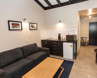 Econo Lodge Hacienda International - Sale