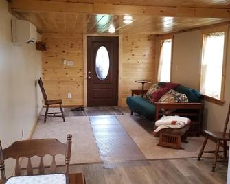 Cabin close to Ricketts Glen State Park available for daily rental. Furnished! - Benton - Living room