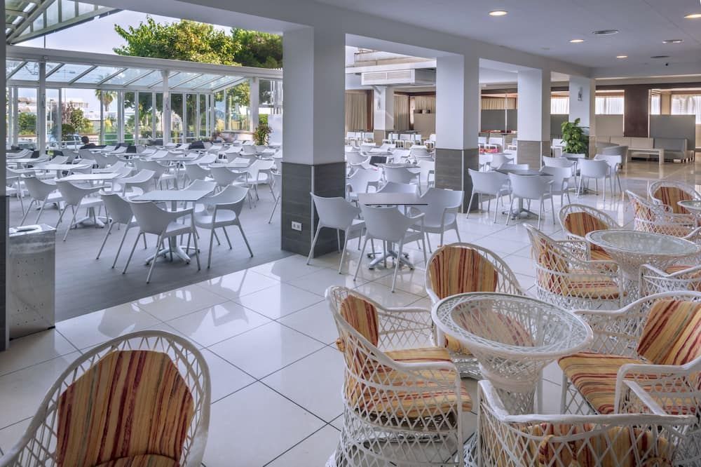 أوتل سورا داورادا سبلاس