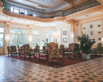 Appart'Hotel Le Splendid d'Allevard - Allevard-les-Bains - Hall d’entrée
