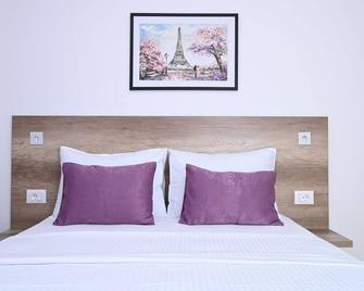 Dona, Altina - Belgrade - Bedroom