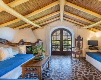 Charming Cottage Il Glicine a San Pantaleo - San Pantaleo - Living room