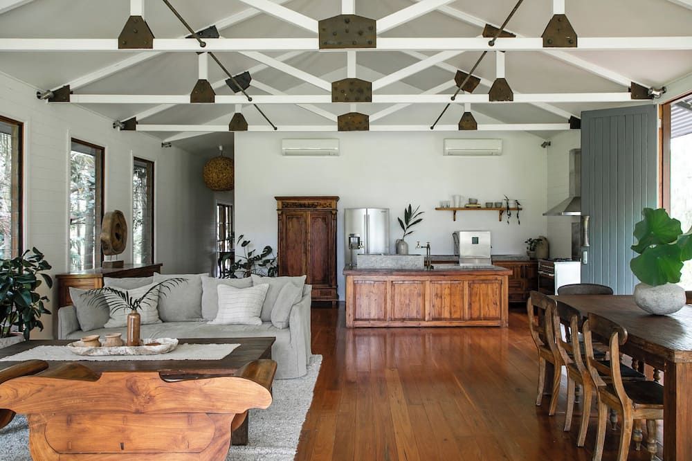 ذا بوت هاوسيس آت ليفيز آند فيشيز