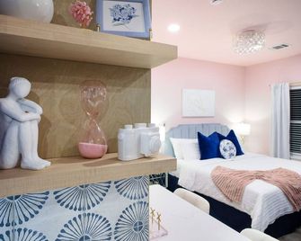 Cozy Luxe Casita | Spa Shower • Deer • Wine Vibes - Spring Branch - Habitación