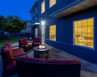 GrandStay Hotel and Suites Ames - Ames