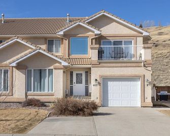 Paradise Canyon Golf Resort - Luxury Condo U405 - Lethbridge - Building