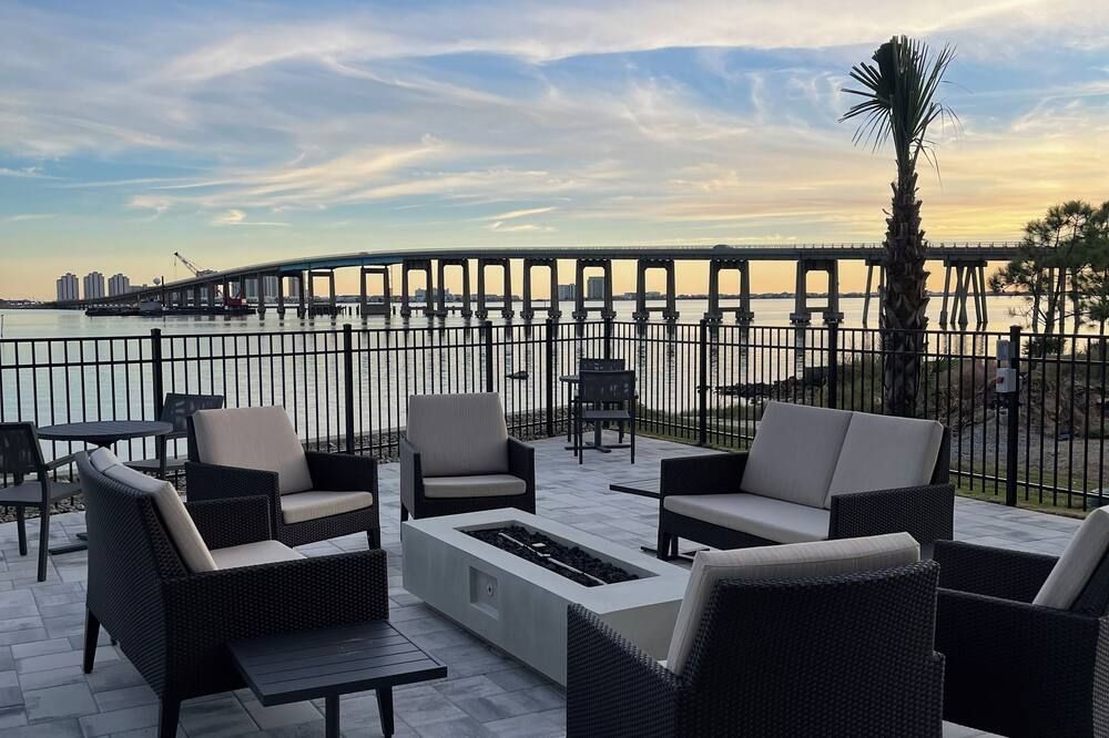 Residence Inn by Marriott Navarre Waterfront - Navarre - Balkon