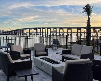 Residence Inn by Marriott Navarre Waterfront - Navarre - Balkon