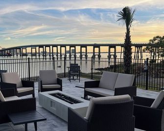 Residence Inn by Marriott Navarre Waterfront - Navarre - Balkon