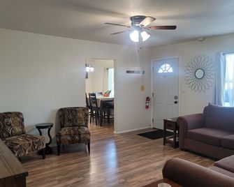 Airport Express - Redding - Living room