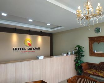 Qeyjan Hotel - Pasir Puteh - Recepción