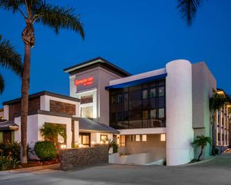 Hampton Inn by Hilton Costa Mesa Newport Beach - Costa Mesa - Building