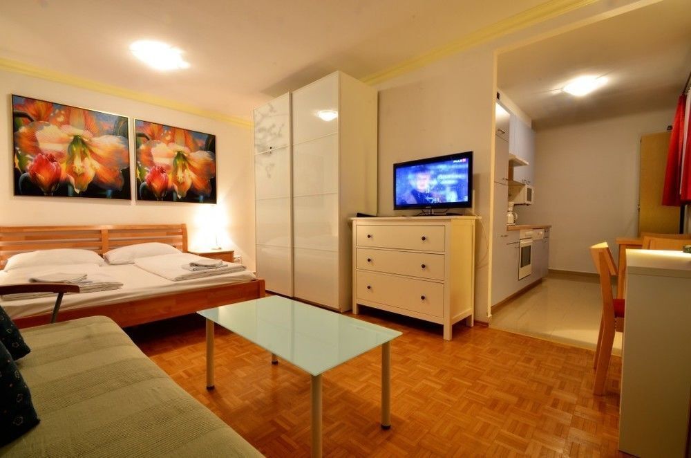 إيه جاي أو فيينا سيمينز - تتوفر إمكانية تسجيل الوصول وتسجيل المغادرة دون تلامس - فيينا - غرفة نوم