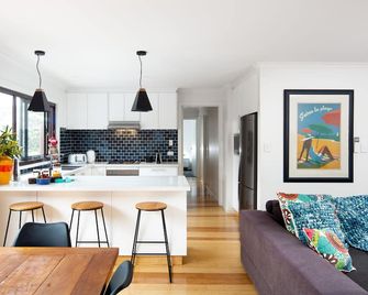 Smith Beach Getaways Beachwood Classic - Smiths Beach - Kitchen