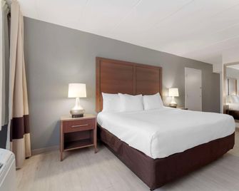 Clarion Hotel And Suites Bwi Airport North - Brooklyn Park - Slaapkamer