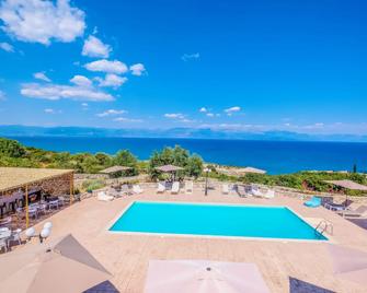 Luxury villa residence - Kalamaki - Piscina