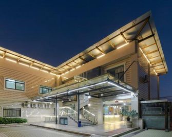 Shanghai Blue House Business Hotel - Shangai - Edificio