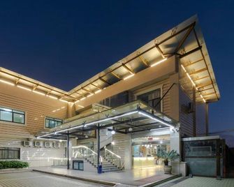 Shanghai Blue House Business Hotel - שנחאי - בניין