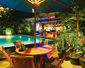 Atsari Hotel Parapat - Parapat - Pool