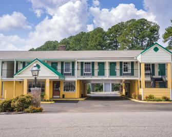 Days Inn by Wyndham Lincolnton - Lincolnton - Building
