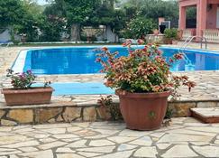 Elena Pool Apartments - Agios Georgios - Pool