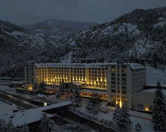 Cam Thermal Resort Hotel & Spa - Kızılcahamam - Building