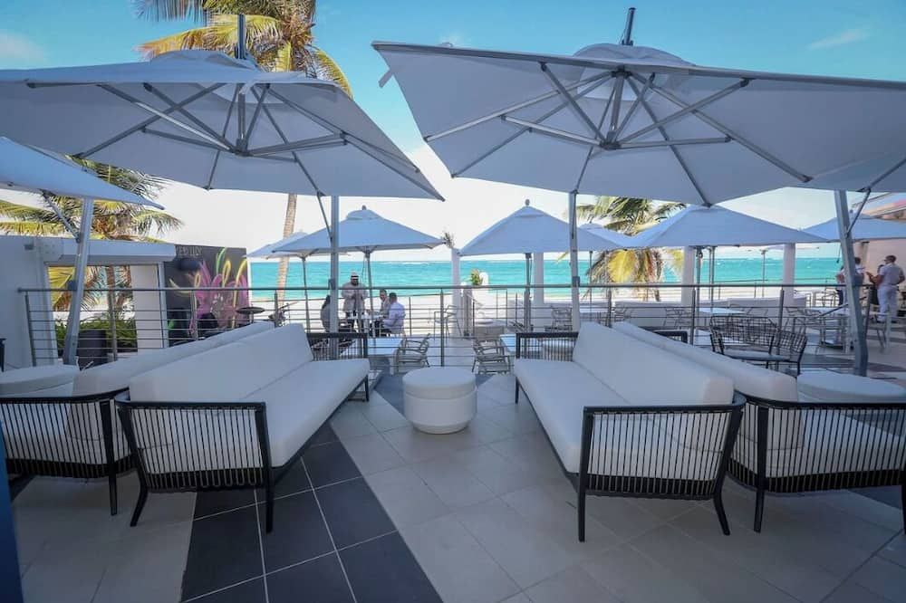 The Tryst Beachfront Hotel - סן חואן - פטיו