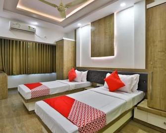 Hotel Centre Point - Mundra - Habitación