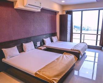 Hotel Royal Rituals - Surat - Habitación