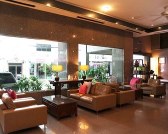 Grand Hotel - פאטאיה - לובי