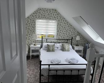 Penny Farthing Hotel - Lyndhurst - Bedroom