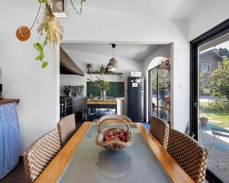 Holiday Home 'Casa Chocolate' with Mountain Views, Private Pool and Wi-Fi - Porto - Dining room