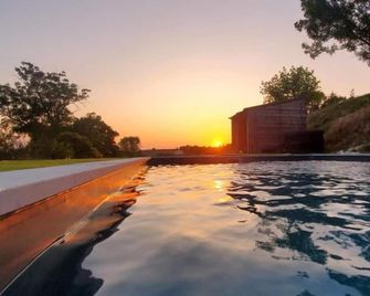 Bessire Chambre et tables d'hôtes - Castelnaudary - Piscina