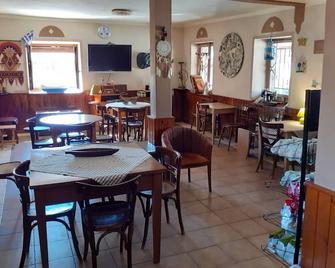 Grandpa's house/apartment - Plati - Restaurante