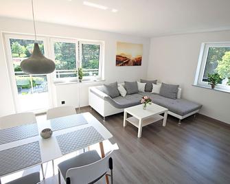 Uraha Apartments - Herzogenaurach - Wohnzimmer