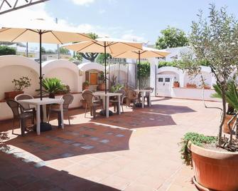Hotel Cesotta - Forio - Patio