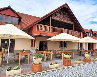 Hotel Farma Vysoká - Vysoká - Patio